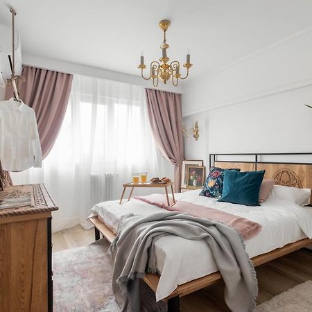 Eclectic 3 Bedroom Calea Victoriei By Urbanesq Bucareste Exterior foto