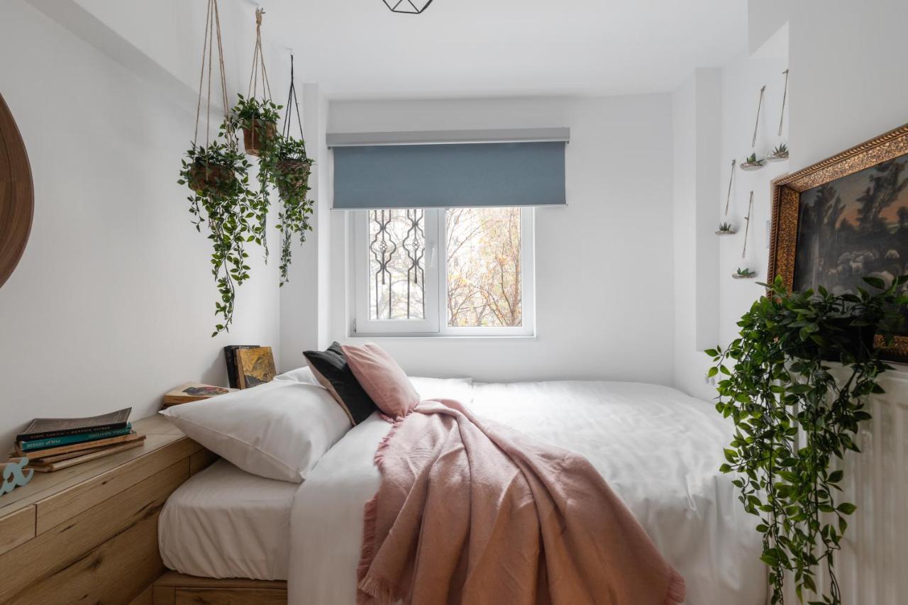 Eclectic 3 Bedroom Calea Victoriei By Urbanesq Bucareste Exterior foto